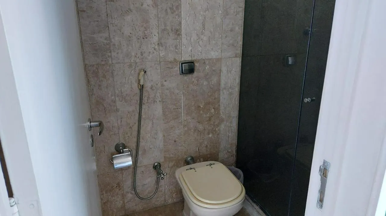 2 Suites Amplas, Ventiladas Com Banheiro Privativo E Vista Para O Rio E 1 Quarto Individual Recife