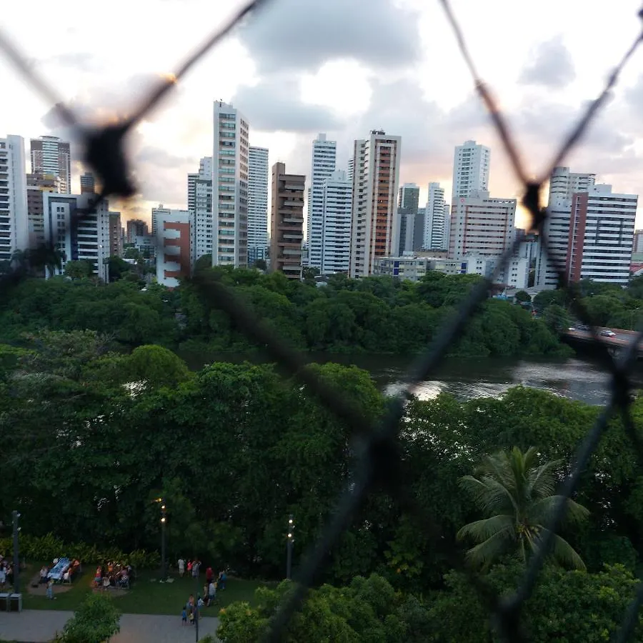 2 Suites Amplas, Ventiladas Com Banheiro Privativo E Vista Para O Rio E 1 Quarto Individual Recife Homestay