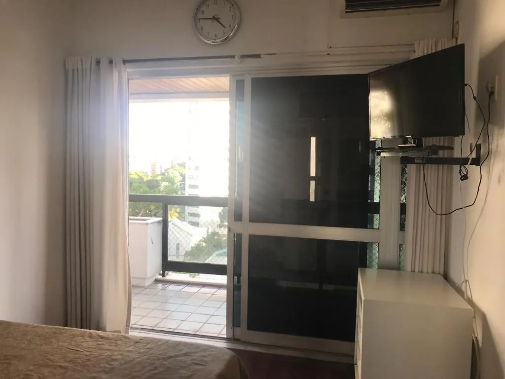 2 Suites Amplas, Ventiladas Com Banheiro Privativo E Vista Para O Rio E 1 Quarto Individual Recife