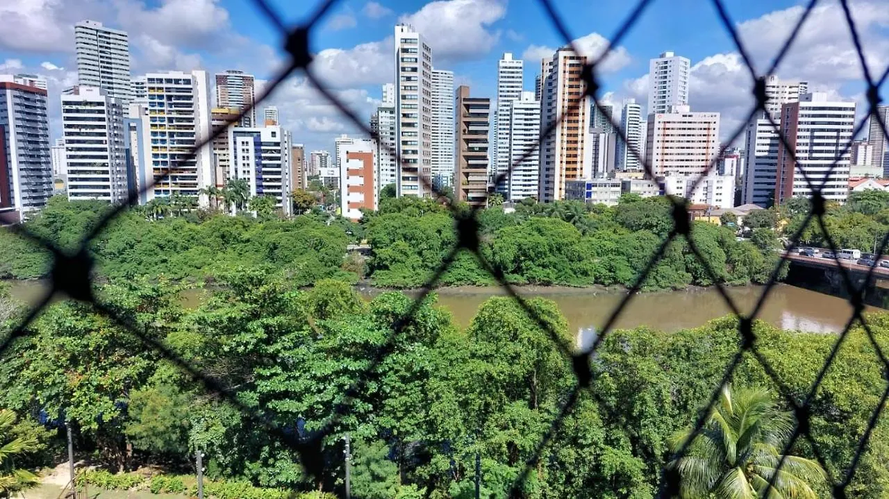 2 Suites Amplas, Ventiladas Com Banheiro Privativo E Vista Para O Rio E 1 Quarto Individual Recife 0*,  Brasil